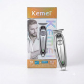 جعبه و بدنه فلزی ماشین اصلاح کیمی مدل KM-1849 به همراه نمایشگر LED و چراغ نشانگر وضعیت شارژ در لومینو قشم