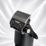 نمای نزدیک تیغه سرامیکی و استیل ماشین اصلاح وی جی آر VGR V-197 در لومینو قشم