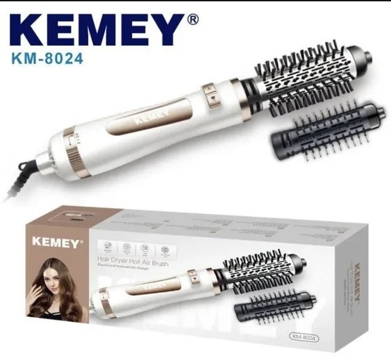 سشوار برس‌دار چرخشی کیمی مدل KM-8024 سفید طلایی نمای روبرو در لومینو قشم