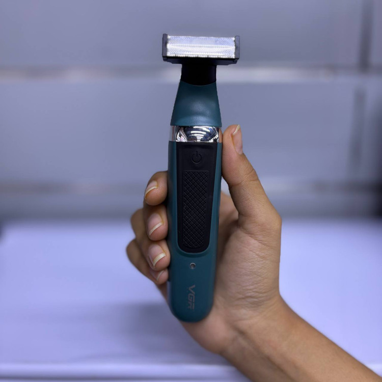 نمای جلوی ماشین اصلاح ضد آب VGR V-393 در لومینو قشم