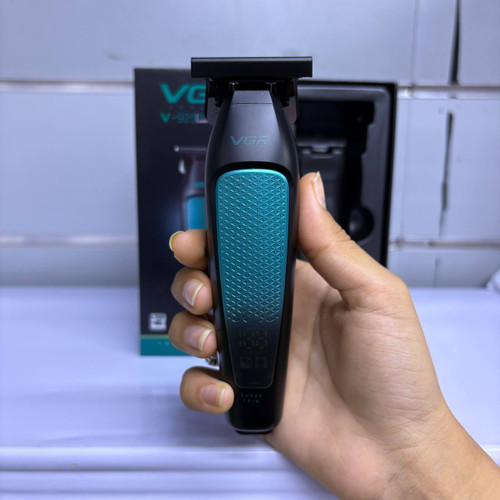 لومینو قشم | نمای جلوی ماشین اصلاح VGR V-925